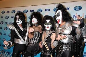 Kiss in the Press Room  at the Amerian Idol Season 8 Finale at the Nokia Theater in  Los Angeles, CA on May 20, 2009   2009 photo