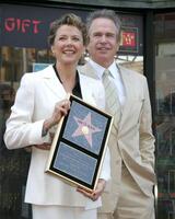 Annette Bening  Warren Beatty Annette Bening  receives Star on the Walk of Fame Hollywood  Highland Los Angeles, CA November 11, 2006 photo