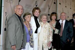 Gavin macleod, cloris lixiviador, María Tyler más, betty blanco, v foto