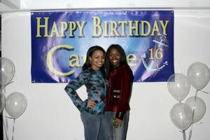 camille winbush Kyla Pratt camille winbush dulce 16 cumpleaños fiesta centro de deportes acuáticos del rey, California febrero 11, 2006 foto