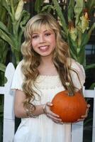 Jennette McCurdy arriving to the Camp Ronald McDonald Event on the backlot of Universal Studios, in Los Angeles, CA  on October 26, 2008 photo