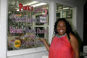 EXCLUSIVE Sherri Shepherd stops by Pink's Hot Dog Stand which honored her with a welcoming sign in  Hollywood, CA June 19, 2008     EXCLUSIVE photo