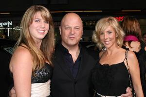 Autumn, Michael, and Michelle Chiklis arriving at the premiere of Eagle Eye at Mann's Chinese Theater in Los Angeles ,CA on September 16, 2008 photo