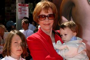 Carol Burnett  Her grandchildren, Zack  Dylan Erin is their mother  Horton Hears a Who Premiere Mann's Village Theater Westwood, CA March 8, 2008 photo