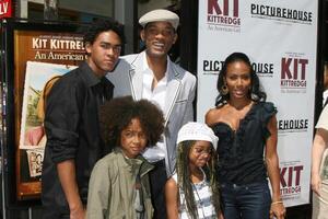 trey, voluntad, jada, jaden sauce Herrero llegando a el estreno de equipo kittredge a el arboleda en los ángeles, California junio 14, 2008 foto