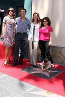 Jennifer beales Fabian sanchez marlee Matlin y marissa jaret Winokur hijo zev asistiendo el hollywood caminar de fama ceremonia para marlee Matlin en hollywood bulevar en los angeles California en mayo 6 6 2009 foto