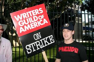 TR Knight Screen Actor's Guild Support the Writer's Guild of America Strike Outside NBCUniversal Studios Lot Lankershim Blvd Los Angeles, CA November 13, 2007 photo