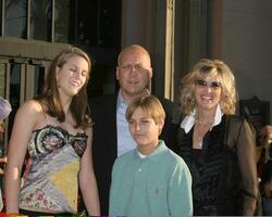 Cal Ripkin Jr and Family 2005 American Music Awards Shrine Auditorium Los Angeles, CA November 22, 2005 photo