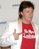 Paul McCartney 5th Adopt-A-Minefield Gala Beverly Hilton Hotel Los Angeles, CA November 15, 2005 photo