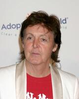 Paul McCartney 5th Adopt-A-Minefield Gala Beverly Hilton Hotel Los Angeles, CA November 15, 2005 photo