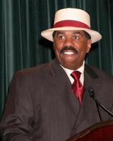 Steve Harvey emceeing the Family Matters Benefit. Friends of the Family Annual Gala IHO Cedric the Entertainer Regent Beverly Wilshire Hotel Los Angeles, CA June 3, 2005 photo