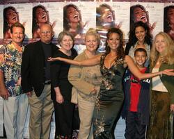 2004 KATHY     PHOTO 14TH ANNUAL DIVAS SIMPLY SINGING LOS ANGELES, CA OCTOBER 2, 2004  EVA LA RUE AND FAMILY