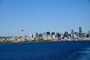 Seattle horizonte visto desde el agua foto