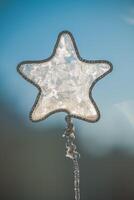 concepto invierno, escarcha. hermosa escarchado patrones en un estrella forma, jabón burbujas, congelación foto