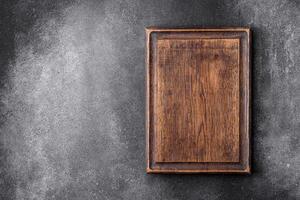 vacío de madera corte tablero en un ligero textura antecedentes foto