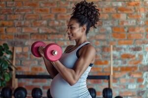 AI generated A pregnant woman lifting weights in a home gym. photo