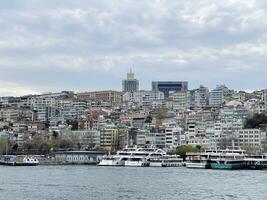 ver de el europeo parte de Estanbul a través de el bósforo foto