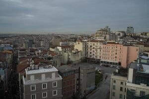 Estanbul aéreo paisaje urbano a puesta de sol desde gala dorado cuerno beyoglu foto