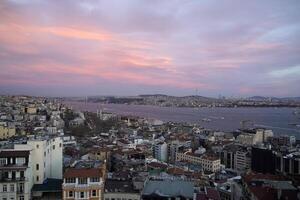 Estanbul aéreo paisaje urbano a puesta de sol desde galata torre marmora mar foto