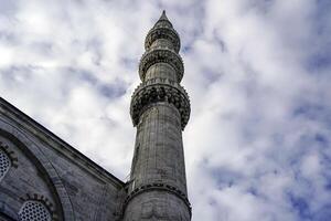 sultanahmet azul mezquita en Estanbul, Turquía - el minaretes torre foto