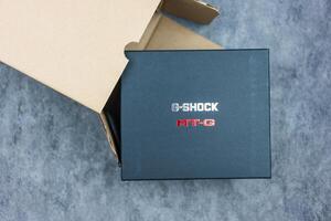 bangkok, Tailandia - febrero 5, 2024 un negro embalaje caja de casio choque g mt-g. foto