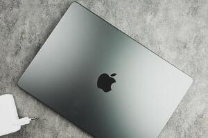 bangkok, Tailandia - enero 15, 2024 el nuevo manzana macbook Pro con m3 max con m3 procesador foto