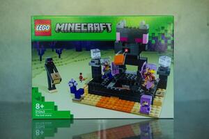 bangkok, Tailandia - enero 19, 2024 un caja de Lego Minecraft el final arena número de 21242. desarrollando habilidades y imaginación. foto