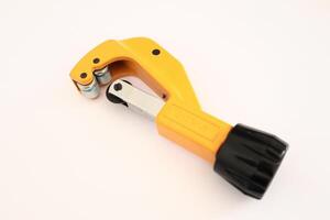 Metal pipe cushion with circular blade photo