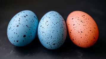 ai generado filas de vistoso Pascua de Resurrección huevos forrado arriba. foto