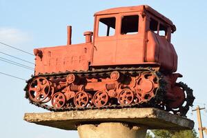 Tractor on a pedestal photo