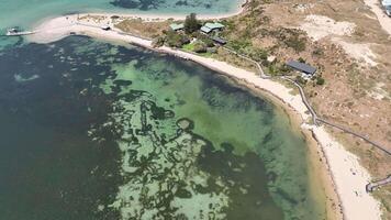 scogliera turchese mare pinguino isola porto Perth Australia aereo 4k video