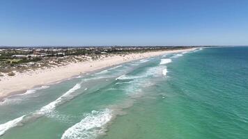 parfait blanc le sable plage rockingham aérien 4k Australie video