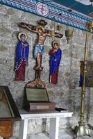 pequeño Roca capilla en el estauropegio troyano monasterio foto