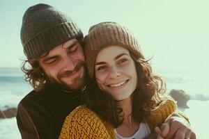 ai generado Pareja abrazando en un playa, espacio para texto foto