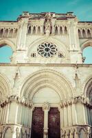 ver de fachada cuenca catedral en España. foto