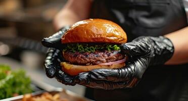 ai generado un persona manos un hamburguesa envuelto en negro el plastico guantes foto