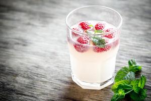 Sparkling Raspberry - Limoncello Cocktail photo