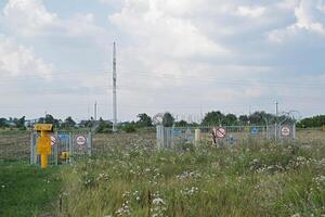 Fencing valve closing the gas pipeline photo