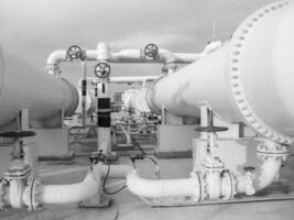 calor intercambiadores en un refinería. el equipo para petróleo refinando foto