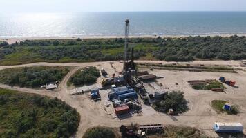 Carrying out repair of an oil well photo