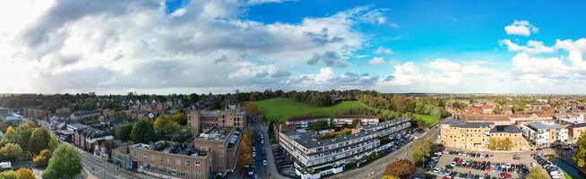 aéreo panorámico ver de central hitchin ciudad de Inglaterra unido Reino. octubre 28, 2023 foto