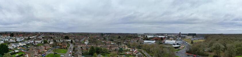 aéreo panorámico ver de corby pueblo de Inglaterra unido Reino durante nublado y lluvioso clima de invierno. enero 11, 2024 foto