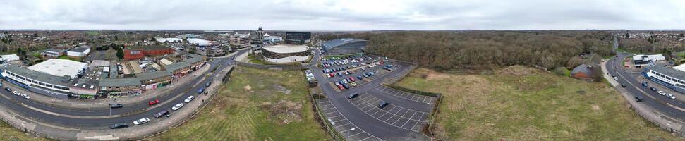 aéreo panorámico ver de corby pueblo de Inglaterra unido Reino durante nublado y lluvioso clima de invierno. enero 11, 2024 foto