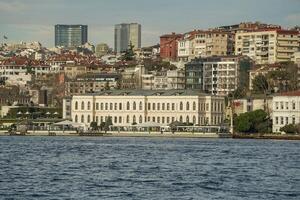 Ciragán palacio kempinski ver desde Estanbul bósforo crucero foto