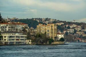 Bebek distrito ver desde Estanbul bósforo crucero foto