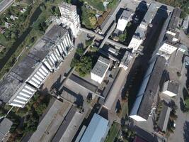 parte superior ver de un silo ascensor. aerofotografía industrial objeto. foto