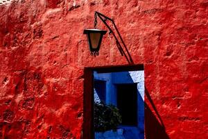 2023 8 15 Peru street lamp and red wall 2 photo