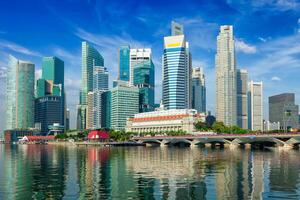 Singapur rascacielos con reflexión foto