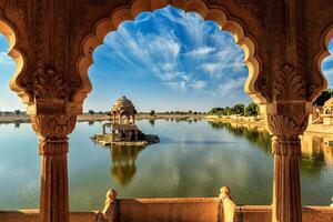 indio punto de referencia gadi sagar en Rajasthan foto