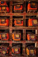 manuscritos folios en tibetano budista monasterio foto